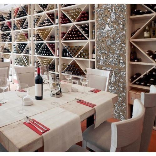 Decor alb-maro motiv struguri, vin